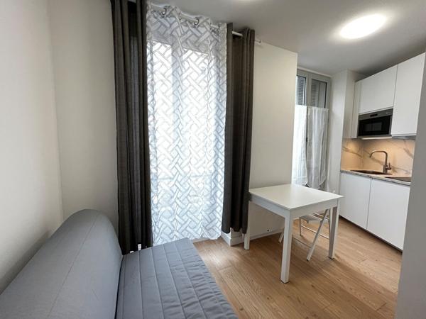 A deux pas du château de Versailles - Studio de 10.5 m2 dans la rue de Satory