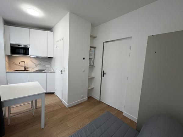 A deux pas du château de Versailles - Studio de 10.5 m2 dans la rue de Satory
