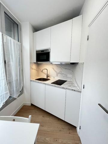 A deux pas du château de Versailles - Studio de 10.5 m2 dans la rue de Satory