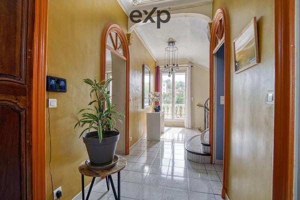 Rare à la vente : Hôtel Particulier rénové avec piscine et terrasse – Apt, Vaucluse