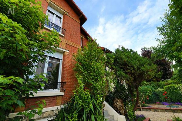 Maison Chatou 11 pièce(s) 229 m2