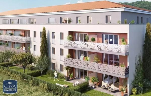 Appartement à louer 2 pièces 48.04m² Le Luc (83340)
