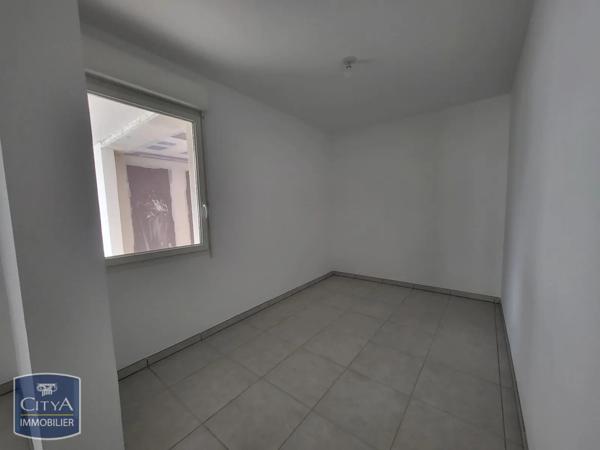 Appartement à louer 2 pièces 48.04m² Le Luc (83340)