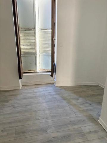 Vente                                                      Immeuble
                        
                     7 pièces                      191 m2                     à Bourg-Lès-Valence