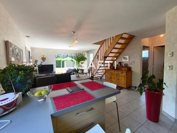 Saint evarzec, maison individelle, vie de plain pied construction par artisants 2011 bourg 1 km, chauffage au sol