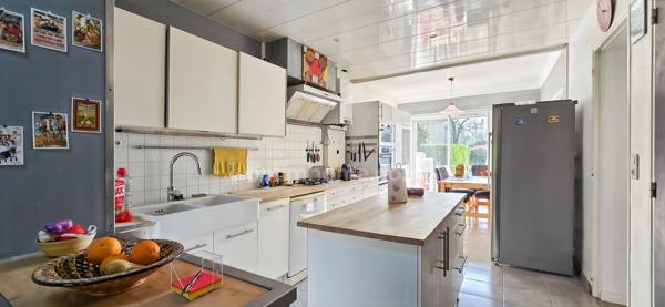 Maison 85 m² pleine de charme – 2 chambres – terrasse intimiste – double garage – aucun travaux PAU (64)