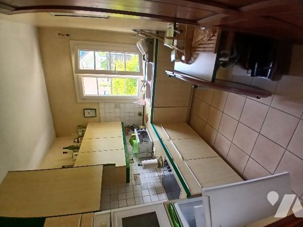 Jolie maisonnette de 98 m² sur ST BERON + 43 m² de dépendances séparées.
Terrain plat de 1454 m²