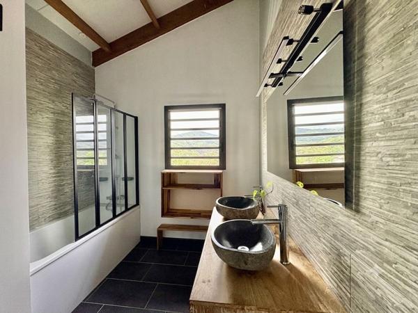 Maison meublée T4 de 115 m² à louer au Tampon 97430