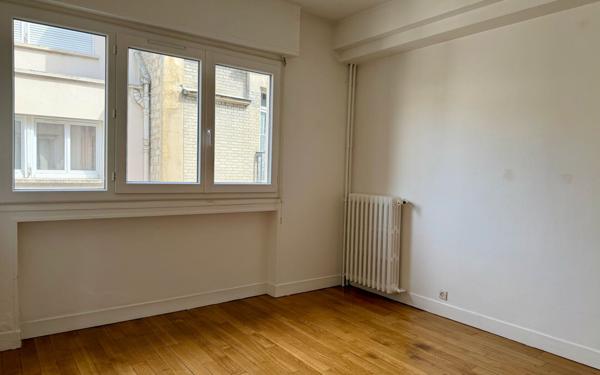 Appartement à vendre    2 pièces • 60,48 m2 Paris 15