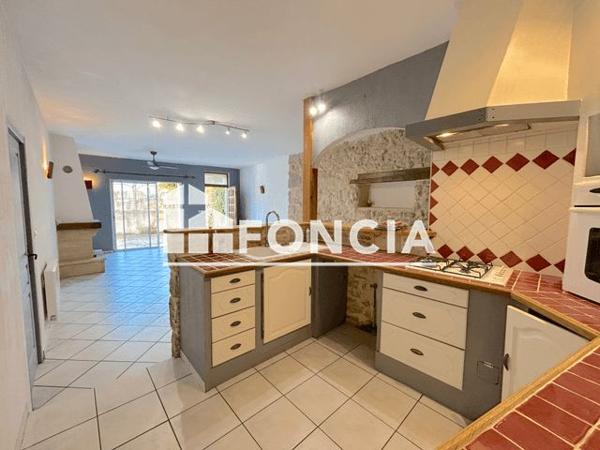 Location Maison 4 pièces 122.8 m² - 84 AVE DE LATTRE DE TASSIGNY Orange 84100