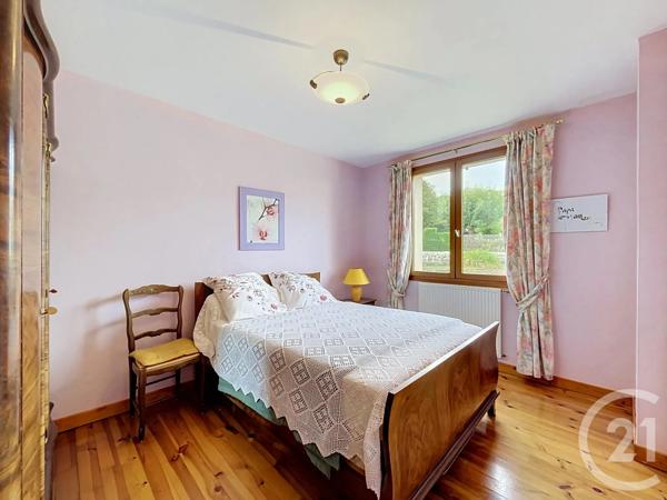 Maison à vendre  5 pièces - 120,02 m 2   ST JULIEN CHAPTEUIL  - 43
