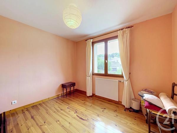 Maison à vendre  5 pièces - 120,02 m 2   ST JULIEN CHAPTEUIL  - 43