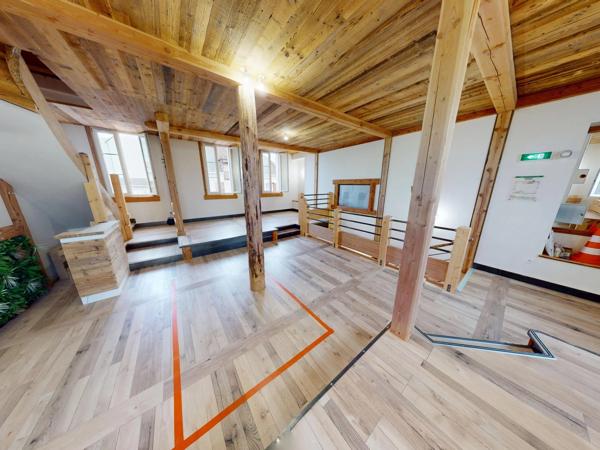 Troyes, Local Commercial Libre, Sans Droit d'entrée