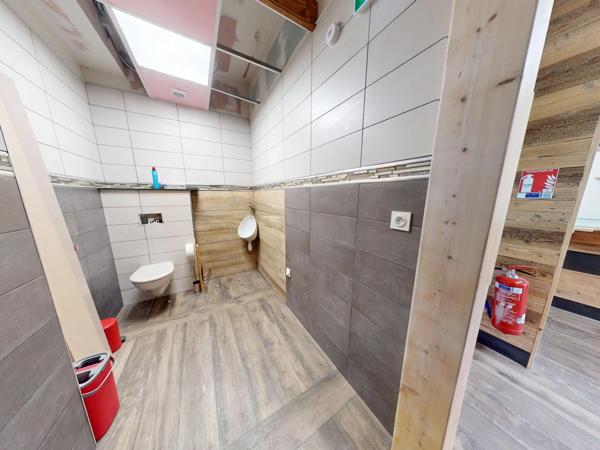 Troyes, Local Commercial Libre, Sans Droit d'entrée