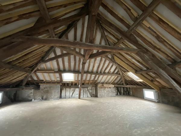 Troyes, Local Commercial Libre, Sans Droit d'entrée