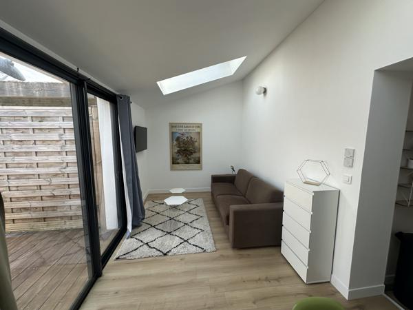 Maison 181 m² – 4 chambres – piscine – espace indépendant – garage