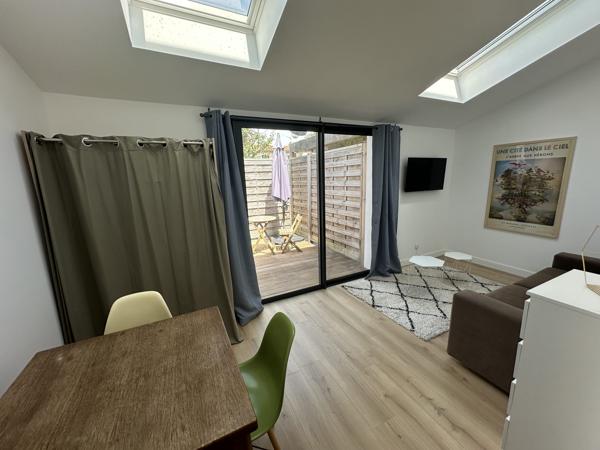 Maison 181 m² – 4 chambres – piscine – espace indépendant – garage