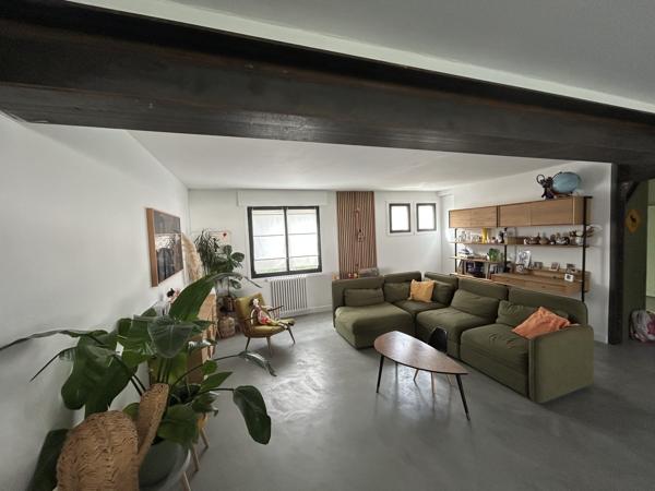 Maison 181 m² – 4 chambres – piscine – espace indépendant – garage