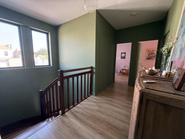 Maison 181 m² – 4 chambres – piscine – espace indépendant – garage