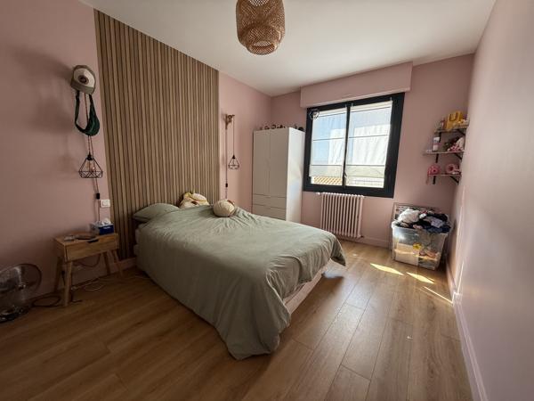 Maison 181 m² – 4 chambres – piscine – espace indépendant – garage