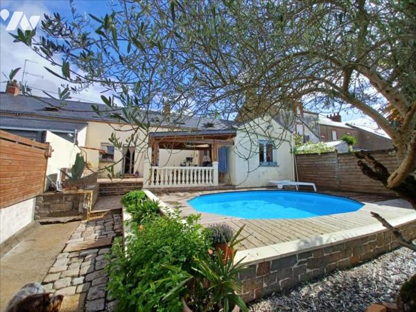 Couëron Bourg, maison en pierre rénovée, 5 ch