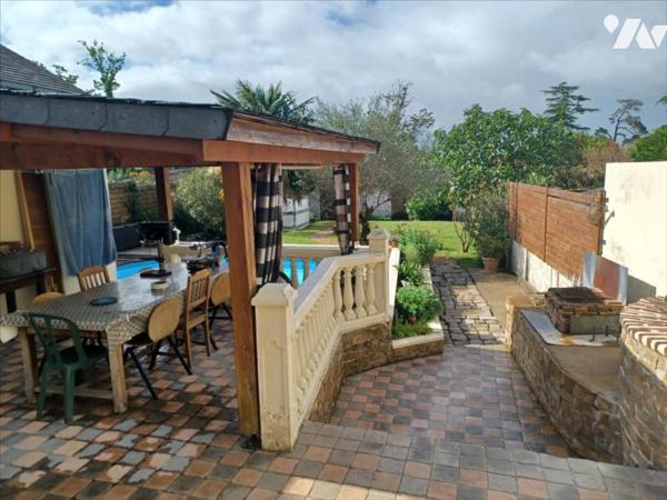 Couëron Bourg, maison en pierre rénovée, 5 ch