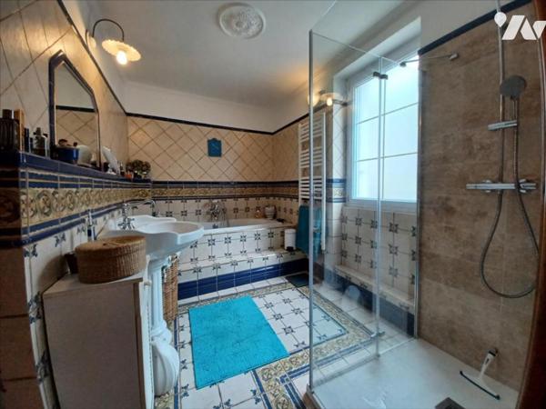 Couëron Bourg, maison en pierre rénovée, 5 ch