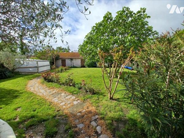 Couëron Bourg, maison en pierre rénovée, 5 ch