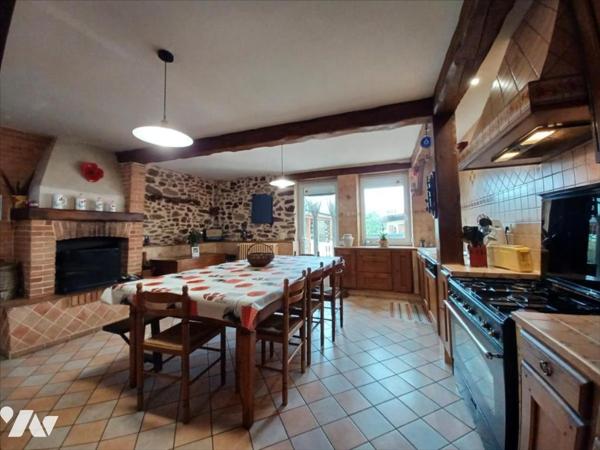 Couëron Bourg, maison en pierre rénovée, 5 ch