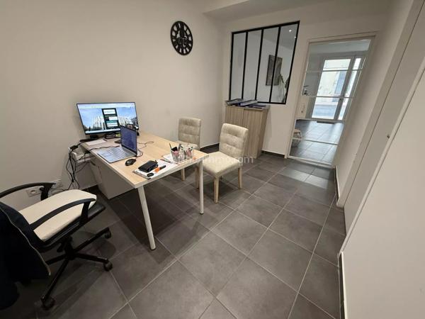 Location Bureau 3 pièces 45 m2 à Clermont-l'Hérault