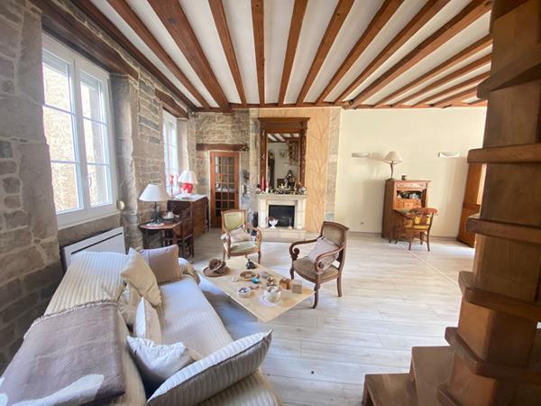 Appartement triplex 5 pièces + 2 caves 130m² au sol /101m² Carrez