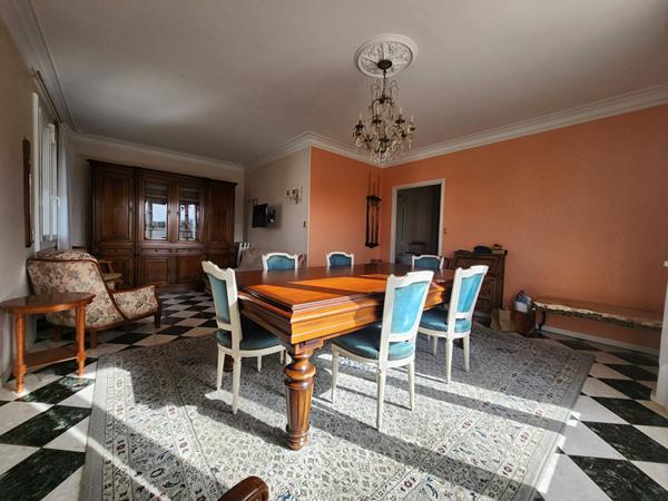 CHATEAUNEUF DE GADAGNE - ENTRE AVIGNON ET ISLE SUR LA SORGUE - MAISON AVEC ANNEXES ET 2 GARAGES SUR 700 M² DE TERRAIN