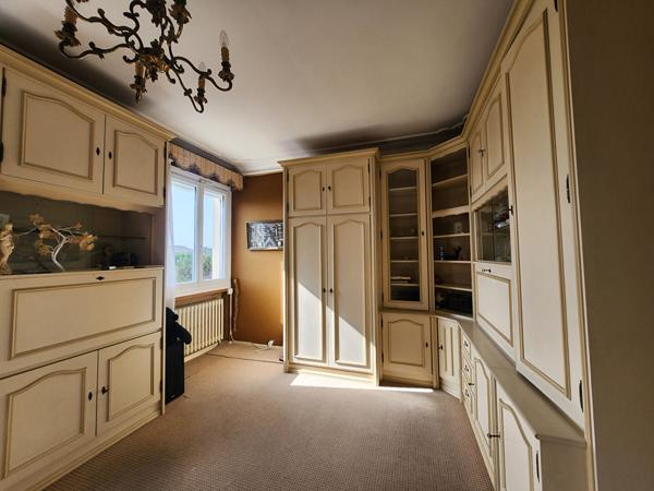 CHATEAUNEUF DE GADAGNE - ENTRE AVIGNON ET ISLE SUR LA SORGUE - MAISON AVEC ANNEXES ET 2 GARAGES SUR 700 M² DE TERRAIN