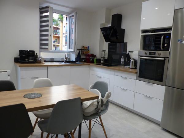 AJACCIO centre charmant T3 62m2 entièrement rénové vue sur mer Ajaccio (20000)