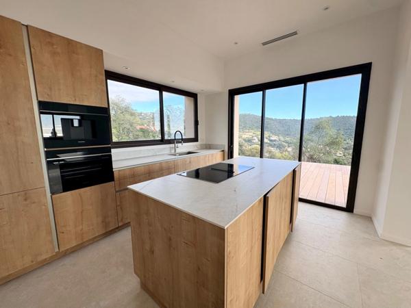 Propriété d’exception avec vue mer - LES ISSAMBRES (83)