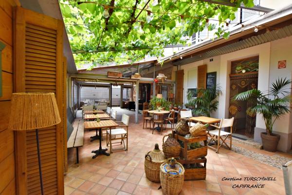 CUERS (83) - IMMEUBLE DE VILLAGE A VISITER SANS TARDER