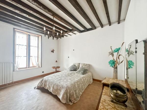 COUP DE COEUR  A CHARLEVILLE MEZIERES  ? Maison de charme + terrain agricole avec garage (option) ? à partir de 151.000