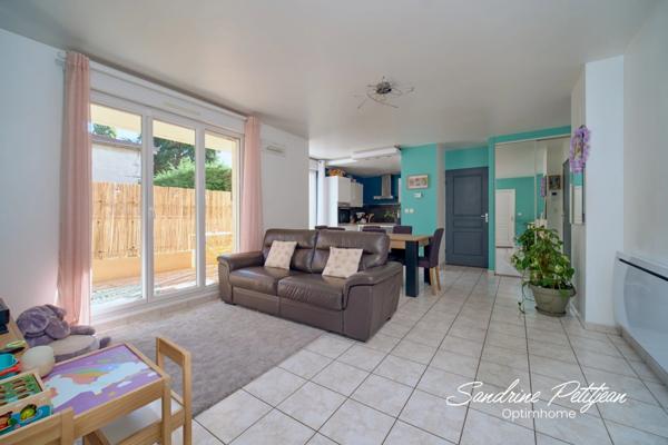 Exclusivité à SAINT ANDRÉ DE CORCY – Bel appartement T3 de 67 m², 2 chambres + buanderie, terrasse et garage