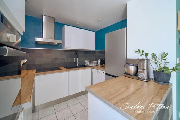 Exclusivité à SAINT ANDRÉ DE CORCY – Bel appartement T3 de 67 m², 2 chambres + buanderie, terrasse et garage