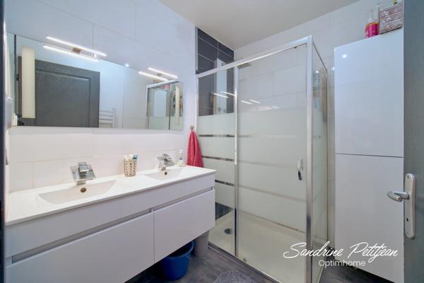 Exclusivité à SAINT ANDRÉ DE CORCY – Bel appartement T3 de 67 m², 2 chambres + buanderie, terrasse et garage