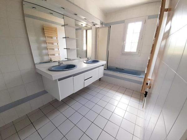 LIMITROPHE OISE , AXE CHAUNY - NOYON , RECHERCHÉ, PAVILLON GRAND VOLUME