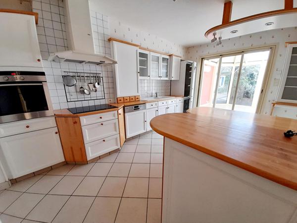 LIMITROPHE OISE , AXE CHAUNY - NOYON , RECHERCHÉ, PAVILLON GRAND VOLUME