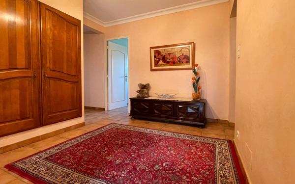 Maison à vendre    7 pièces •  Valras-Plage