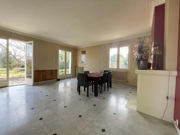Maison
         6 pièces
        - 210 m² 349 000 € *