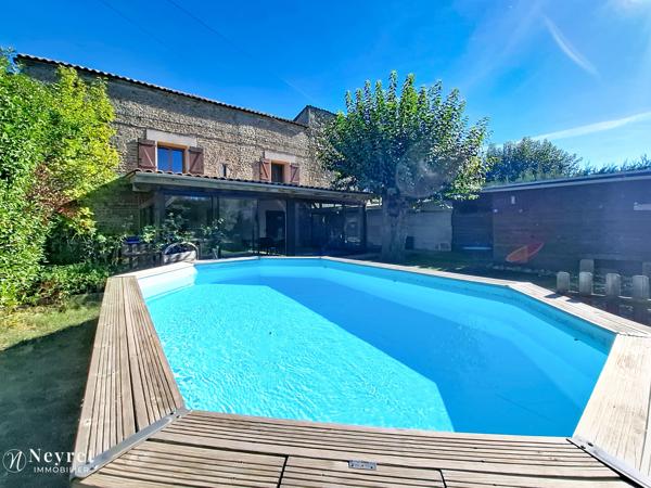 Rare, dans corps de logis du XVI e siècle, Maison de 191,64 m², 4 chambres sur 832 m² clos et arboré