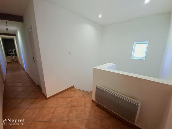 Rare, dans corps de logis du XVI e siècle, Maison de 191,64 m², 4 chambres sur 832 m² clos et arboré