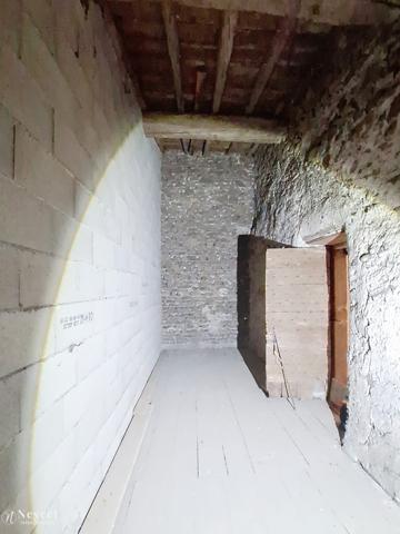 Rare, dans corps de logis du XVI e siècle, Maison de 191,64 m², 4 chambres sur 832 m² clos et arboré