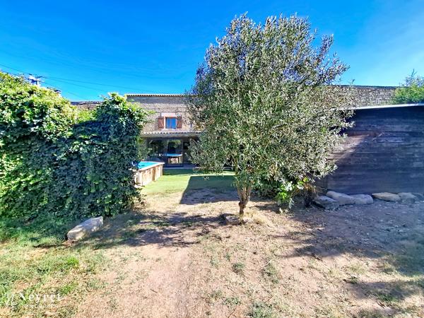 Rare, dans corps de logis du XVI e siècle, Maison de 191,64 m², 4 chambres sur 832 m² clos et arboré