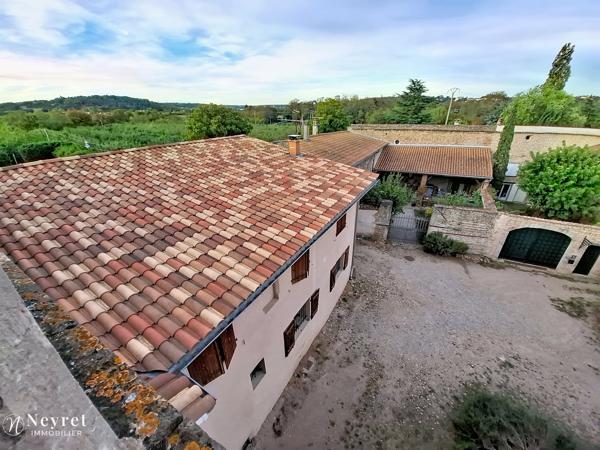 Rare, dans corps de logis du XVI e siècle, Maison de 191,64 m², 4 chambres sur 832 m² clos et arboré