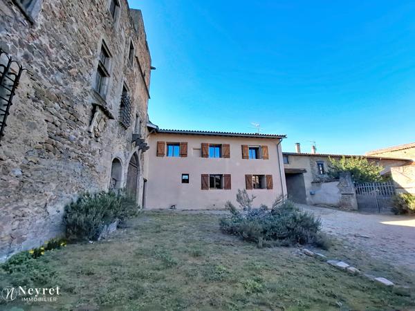 Rare, dans corps de logis du XVI e siècle, Maison de 191,64 m², 4 chambres sur 832 m² clos et arboré